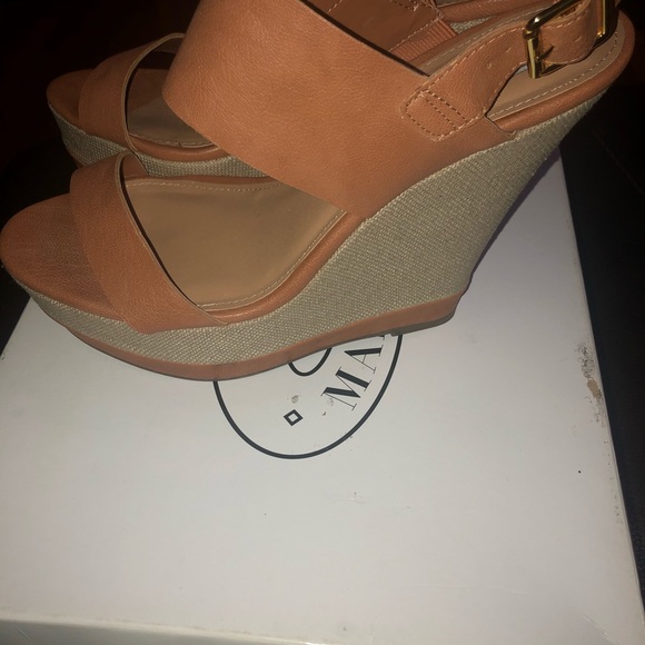Steve Madden Platform Warmth Sandals in Cognac - Picture 3 of 7